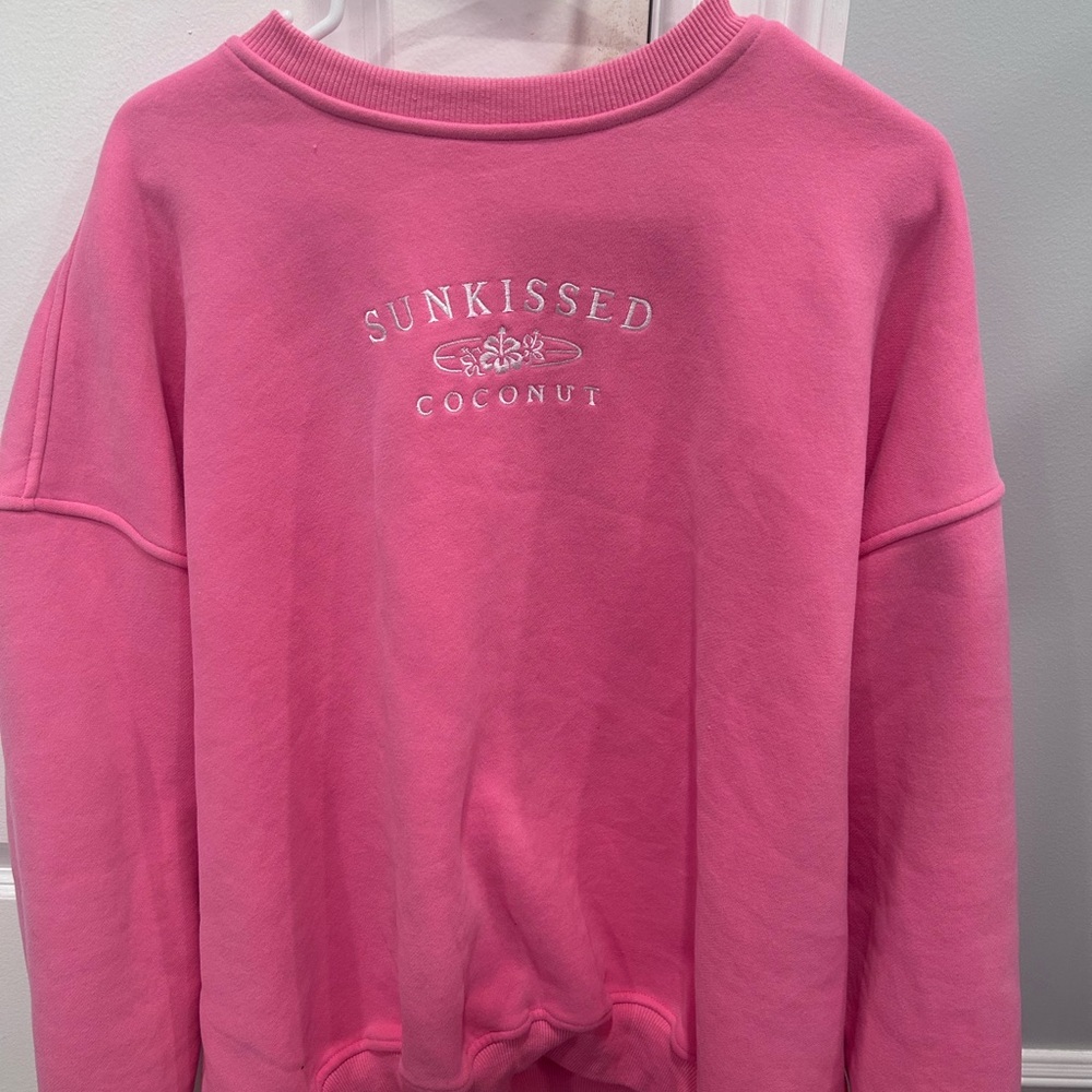 Bubblegum Pink Crewneck Sweater with Ribbed Cuffs